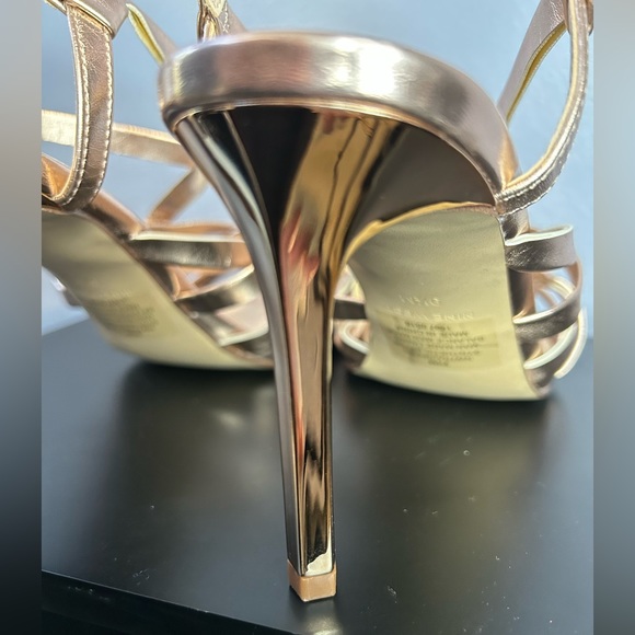Nine West Rose Gold Heels Size 9-1/2 - Picture 6 of 11